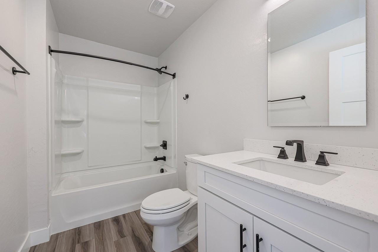 1122 East Roosevelt Street - F2Unit F2 #F2 - Photo 5 of 7