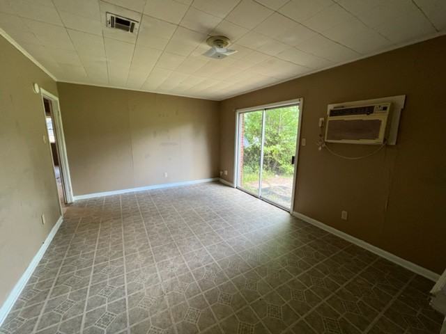 1405 Lewis St #1 - Photo 2 of 9