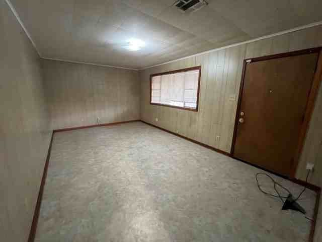 1405 Lewis St #1 - Photo 4 of 9