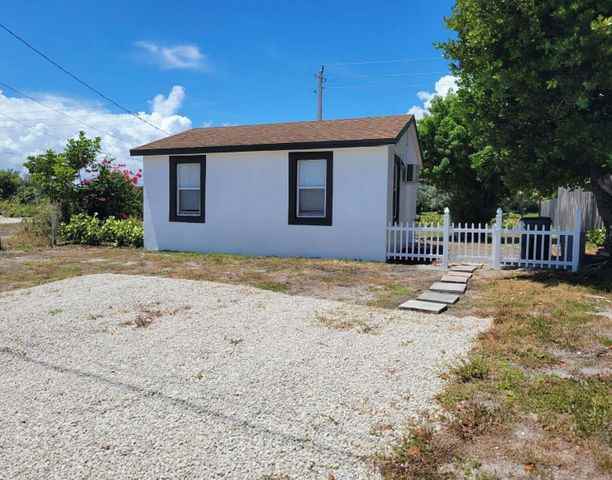 1036 Park Avenue - Photo 3 of 6