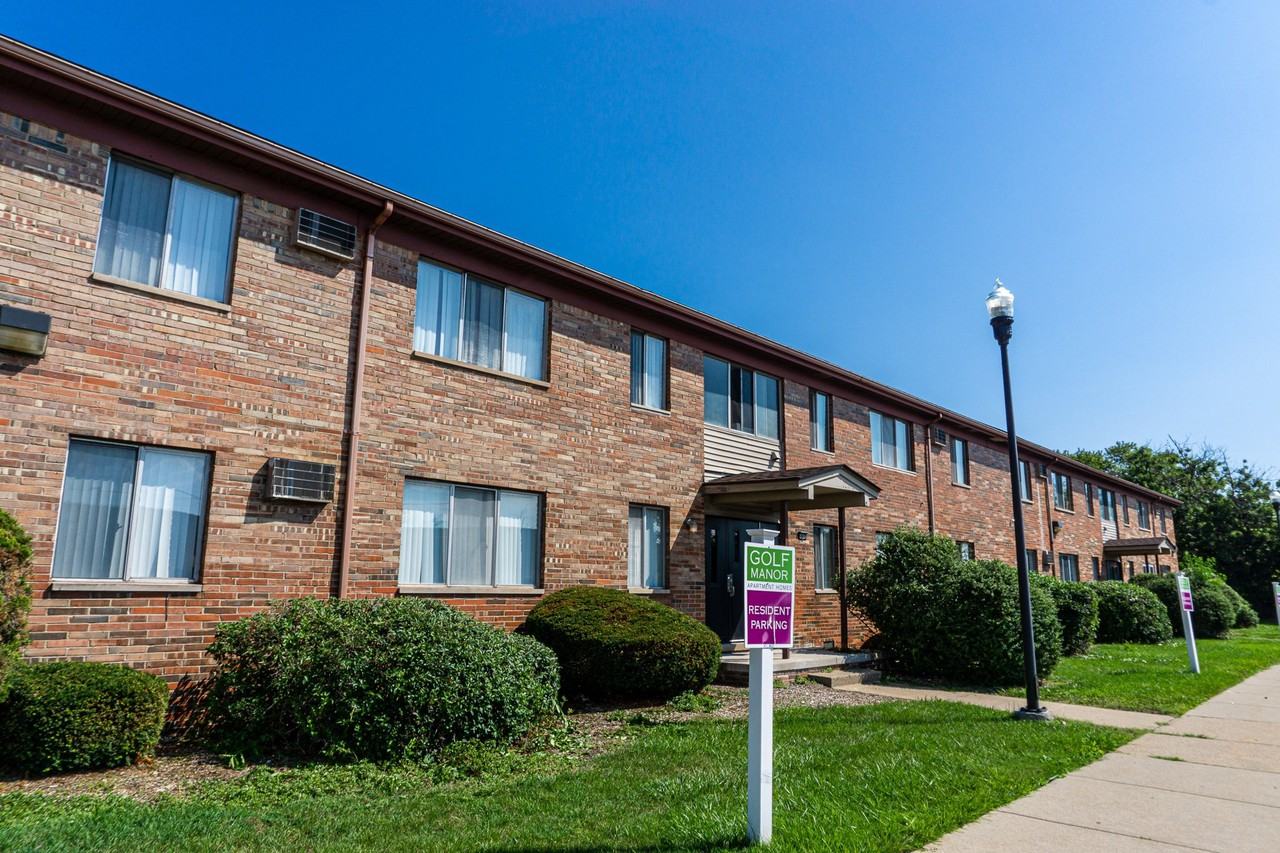 Golf Manor Apartments - Photo 4 of 23