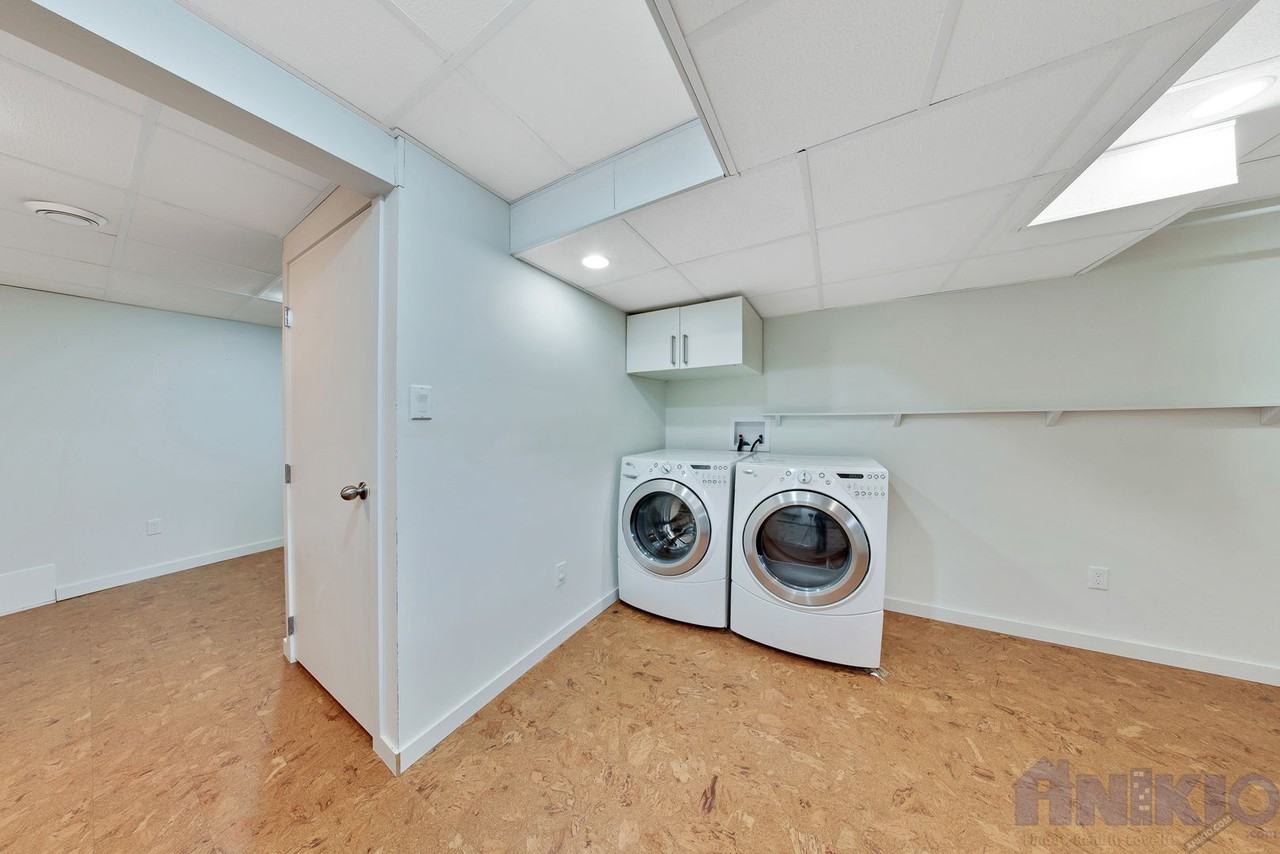 4 Bedroom House in College Park Apartments 406 Mckercher Dr