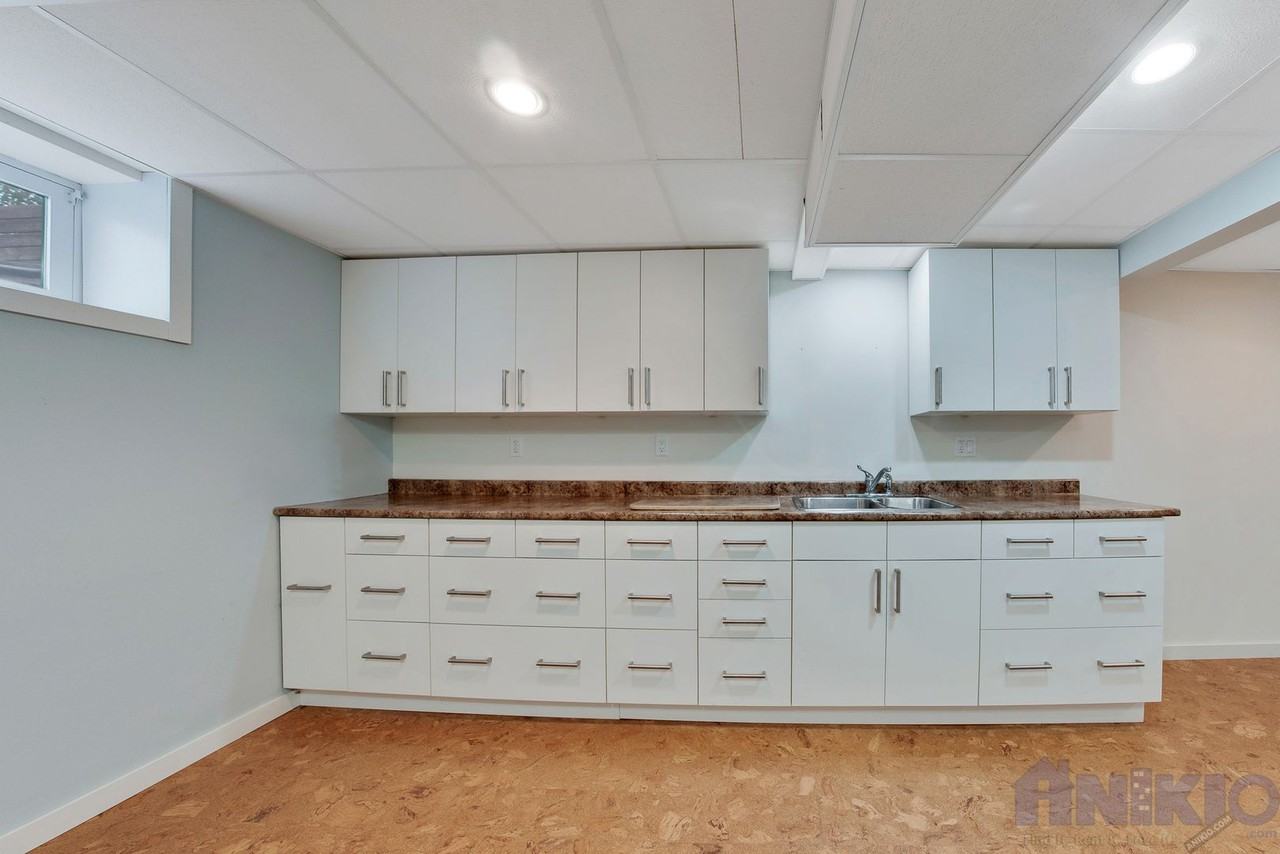 4 Bedroom House in College Park Apartments 406 Mckercher Dr