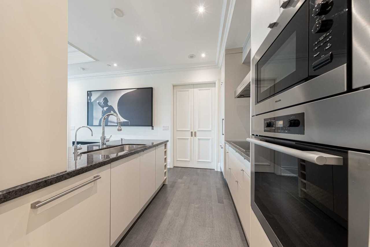 311 Bay Street - Photo 3 of 17