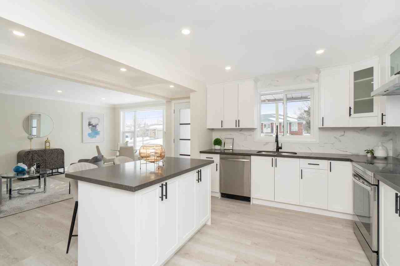 136 Grand Street - Photo 2 of 10