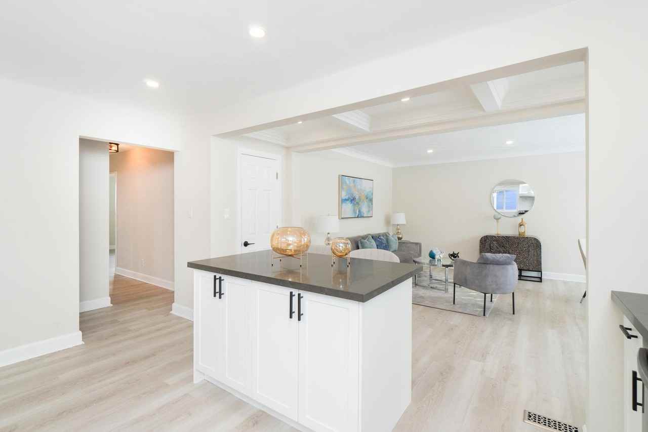 136 Grand Street - Photo 3 of 10