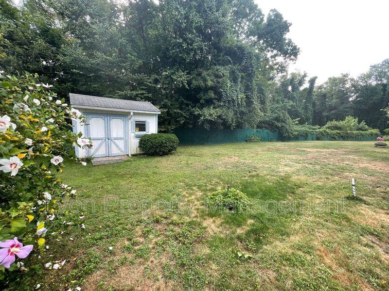 43 Oak Hill Dr - Photo 2 of 16