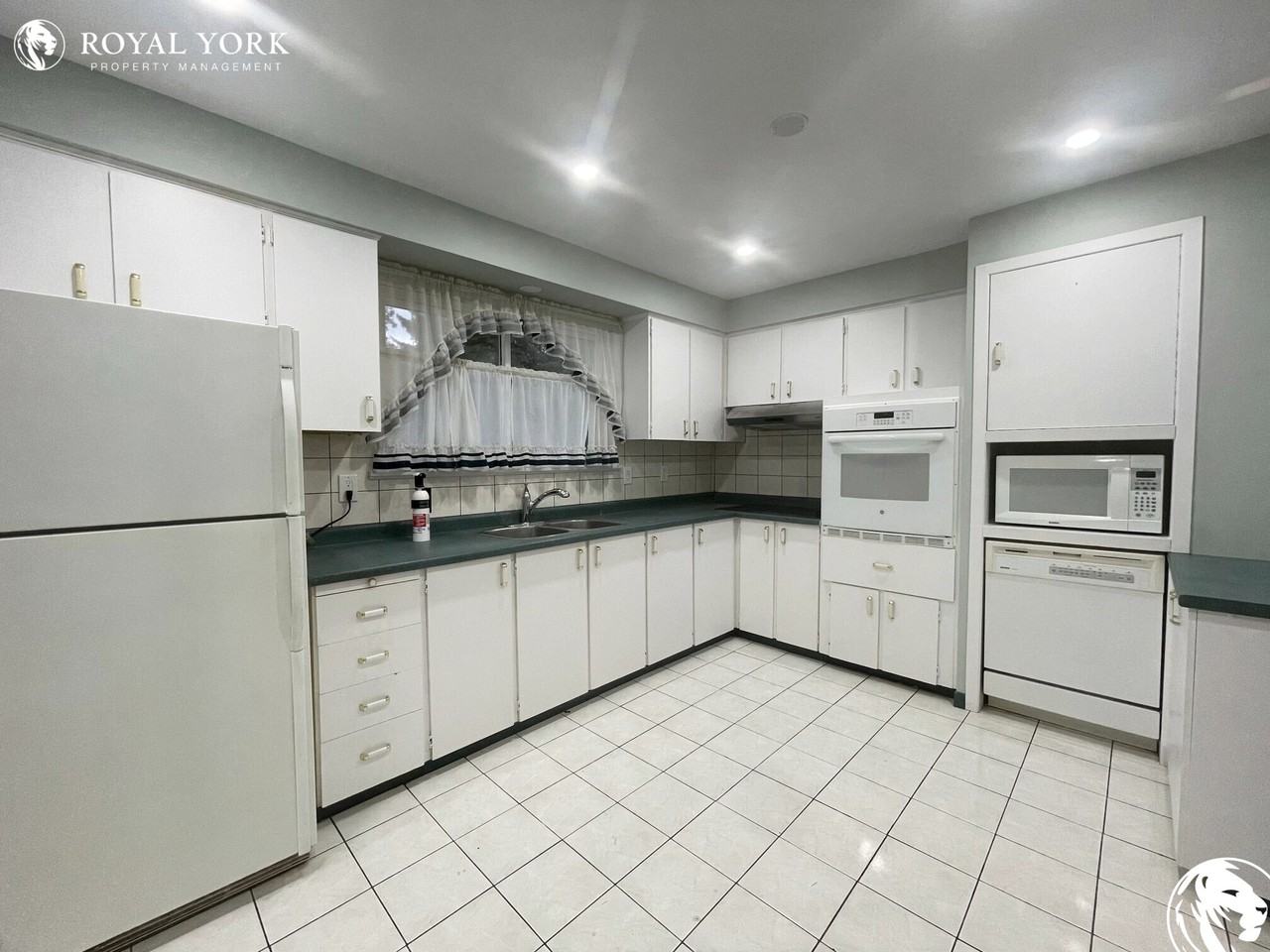 30 Trotters Lane - Photo 2 of 41