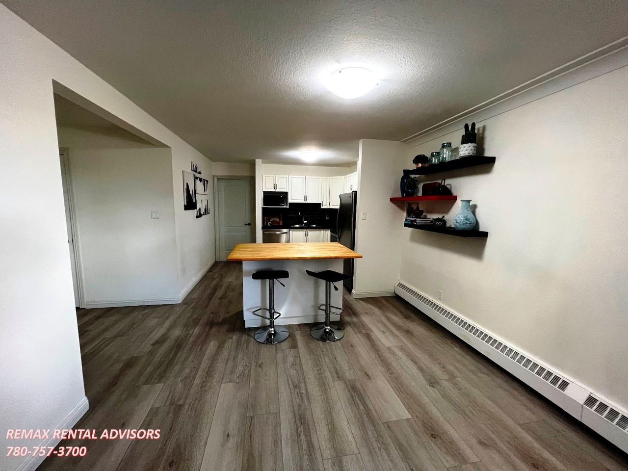 9926 80 Ave Nw - Photo 2 of 20