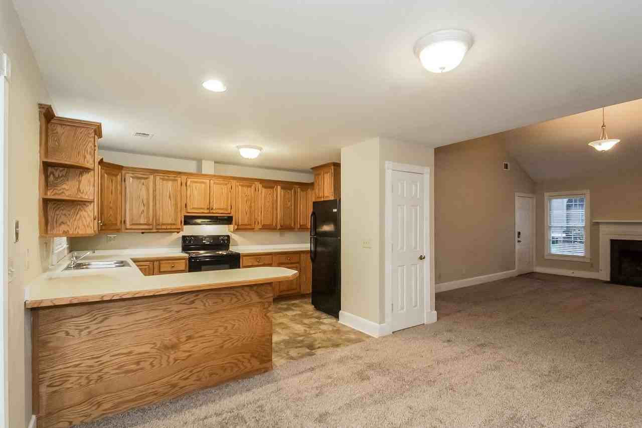 882 Market Way - Photo 3 of 16