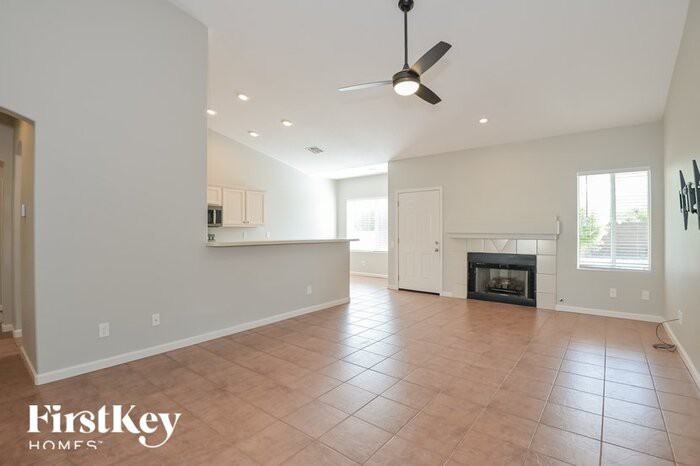 1169 S Suncove Dr - Photo 2 of 15