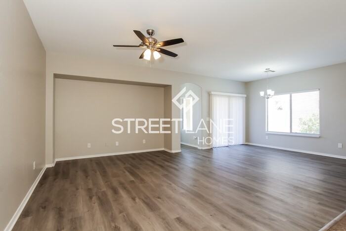10209 W Chipman Rd - Photo 3 of 15