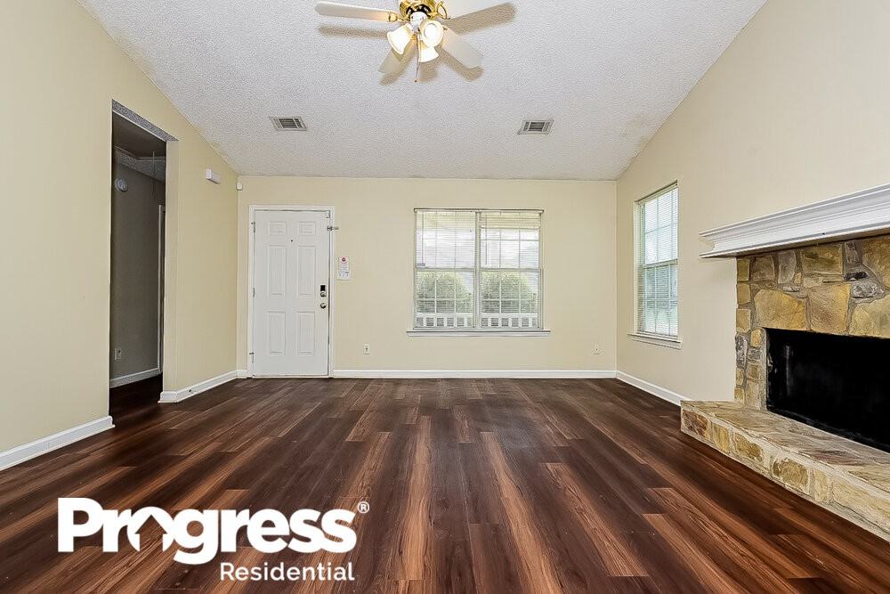 1308 N Hampton Dr - Photo 3 of 16