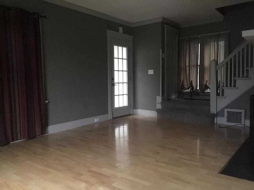 120 Waverly Pl - Photo 7 of 12