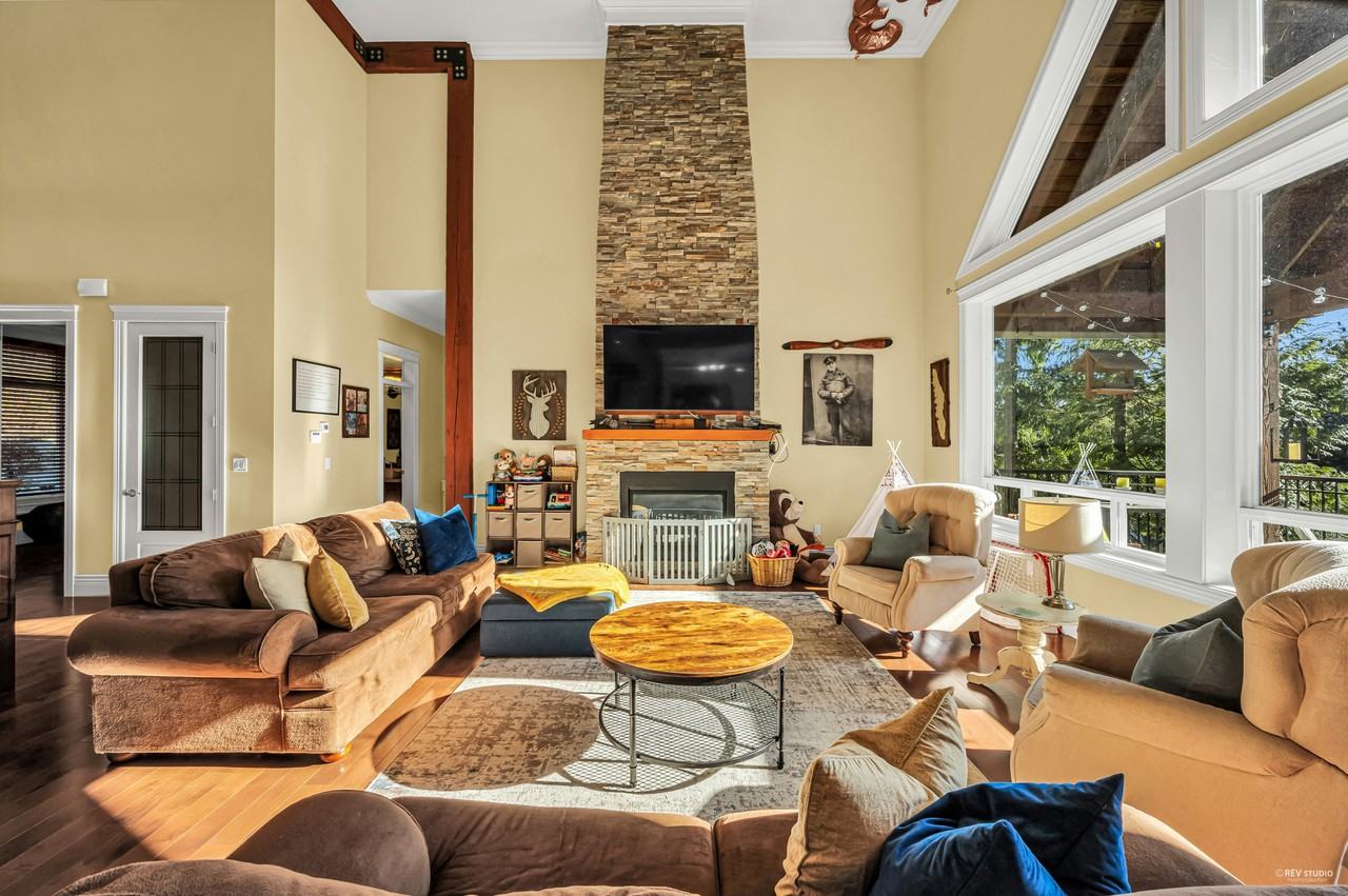 1420 Crystal Creek Drive - Photo 3 of 24