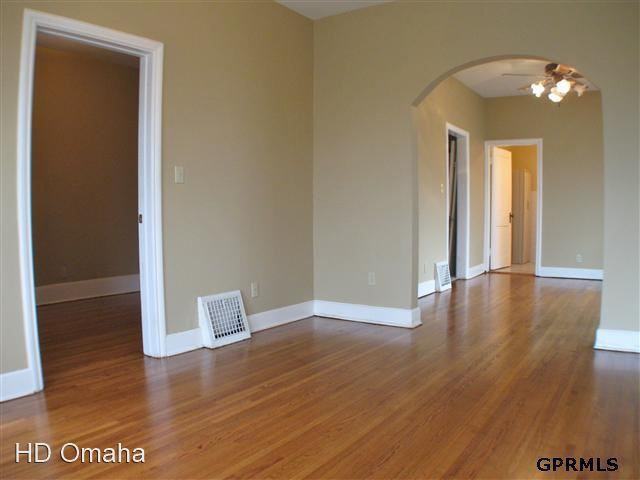 616 Bancroft St - Photo 3 of 7