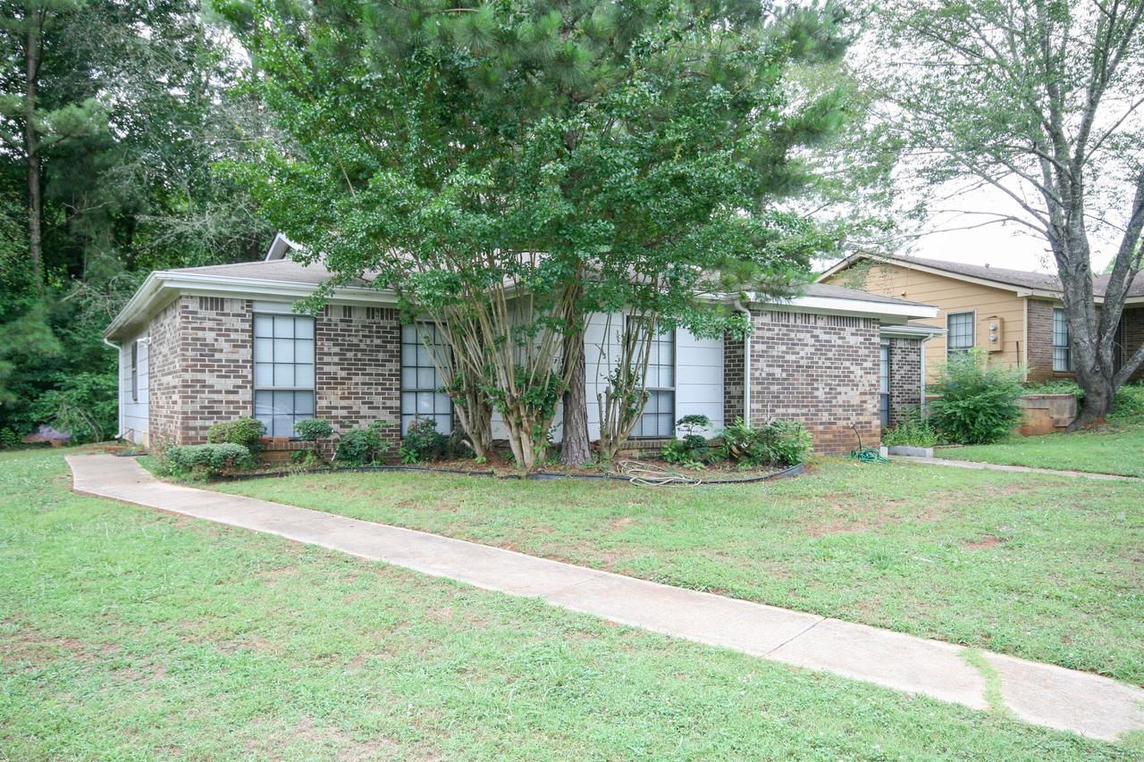 104B Westscott Dr #1 - Photo 2 of 17