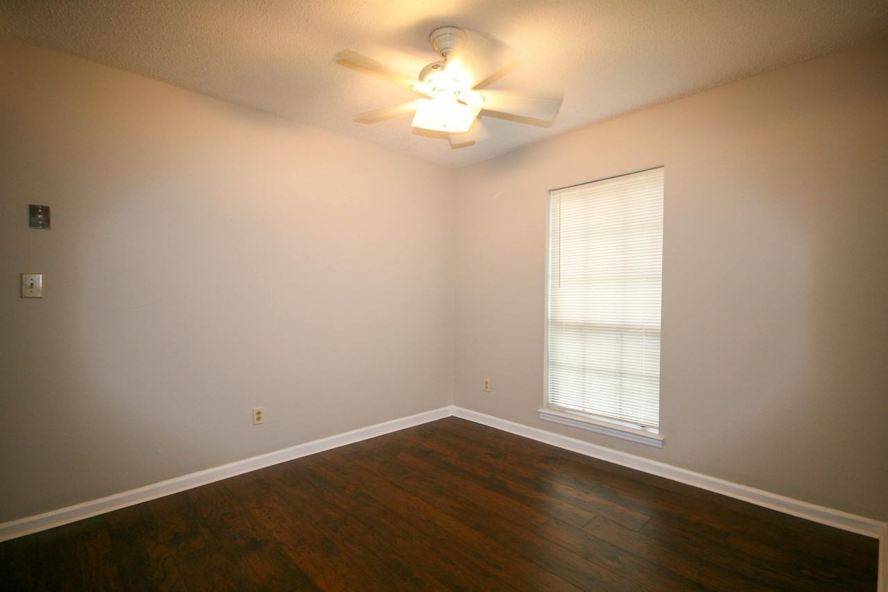 104B Westscott Dr #1 - Photo 5 of 17