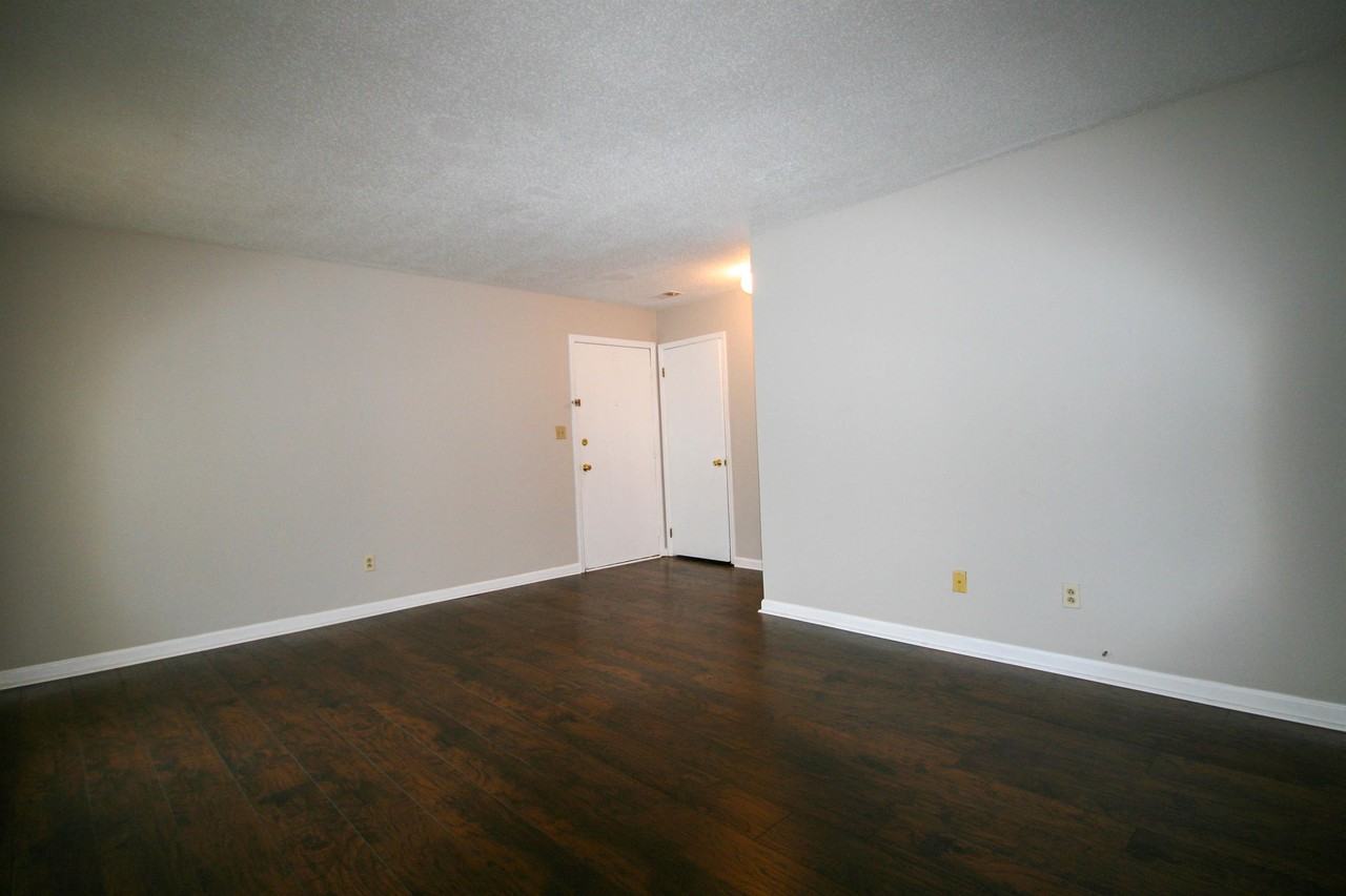 104B Westscott Dr #1 - Photo 6 of 17