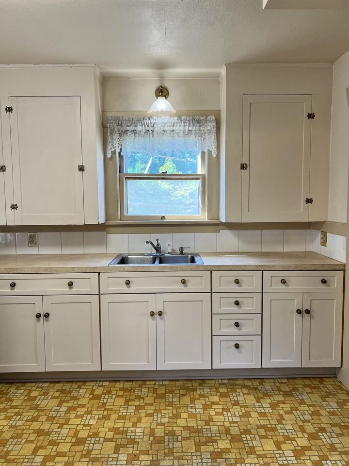 1112 N Beech St #1112 - Photo 5 of 36