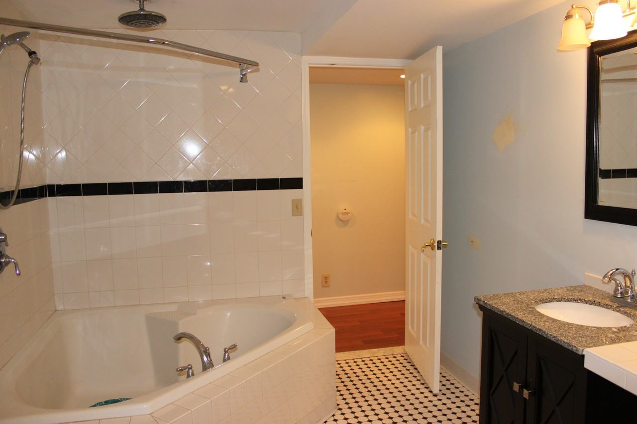 223 Alexander St #7 - Photo 2 of 7