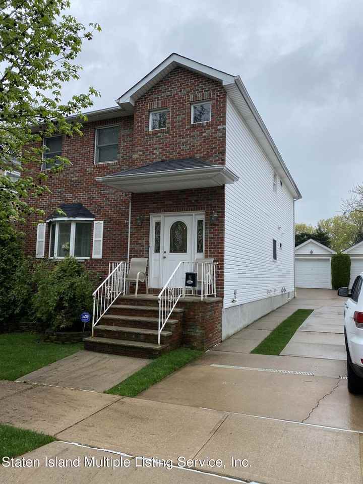 14 Cornelia St - Photo 2 of 21