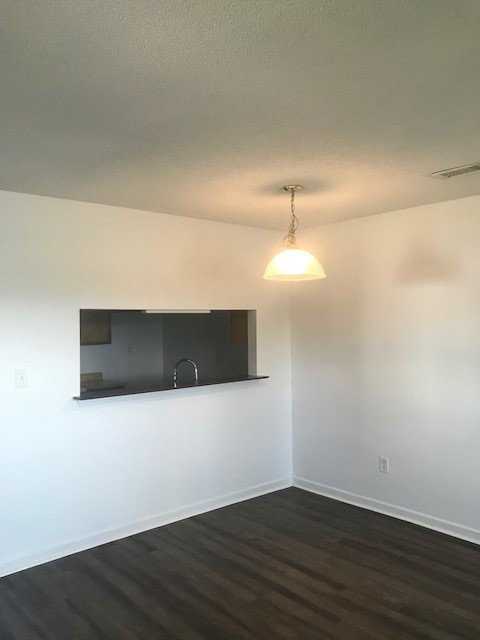 204A Cavalier Dr - Photo 2 of 10