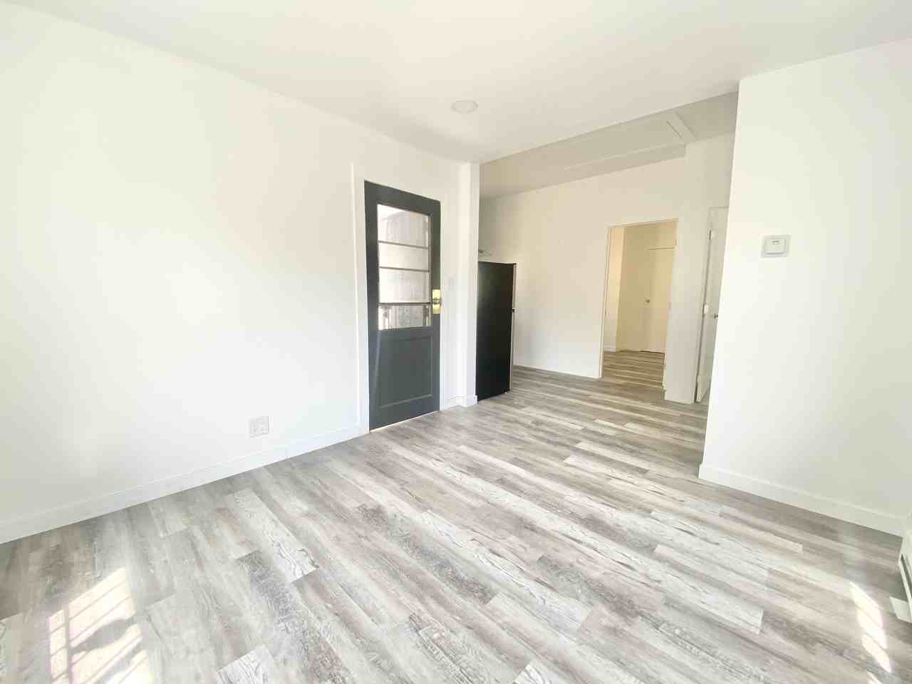 2824 1/2 Darwin Ave #B - Photo 3 of 7