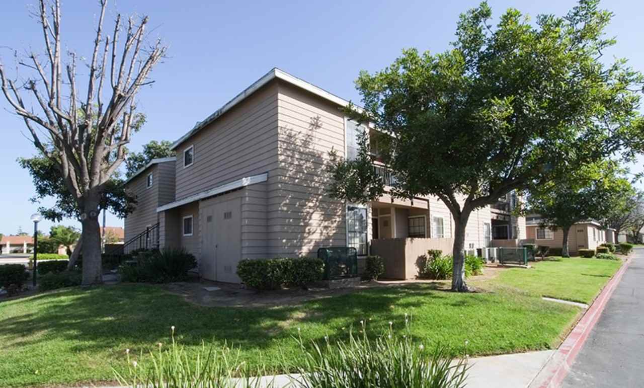 The Willows Apartments 2460 Bear Valley Pkwy, Escondido, CA 92027