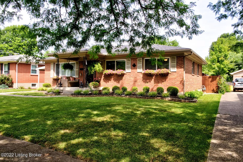 3031 Don Dee Dr - Photo 2 of 18