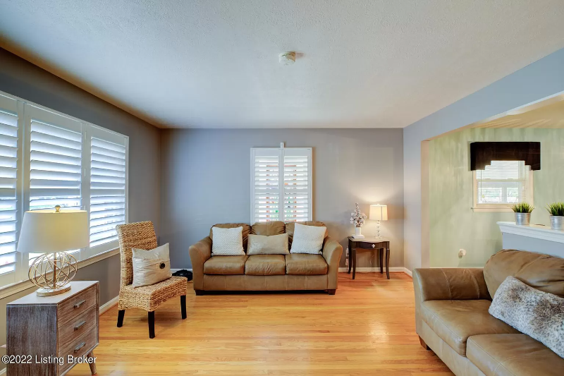 3031 Don Dee Dr - Photo 3 of 18