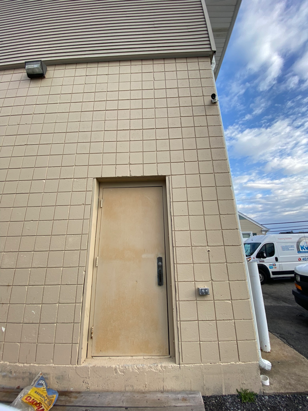 1149 Hartford Ave - Photo 2 of 9