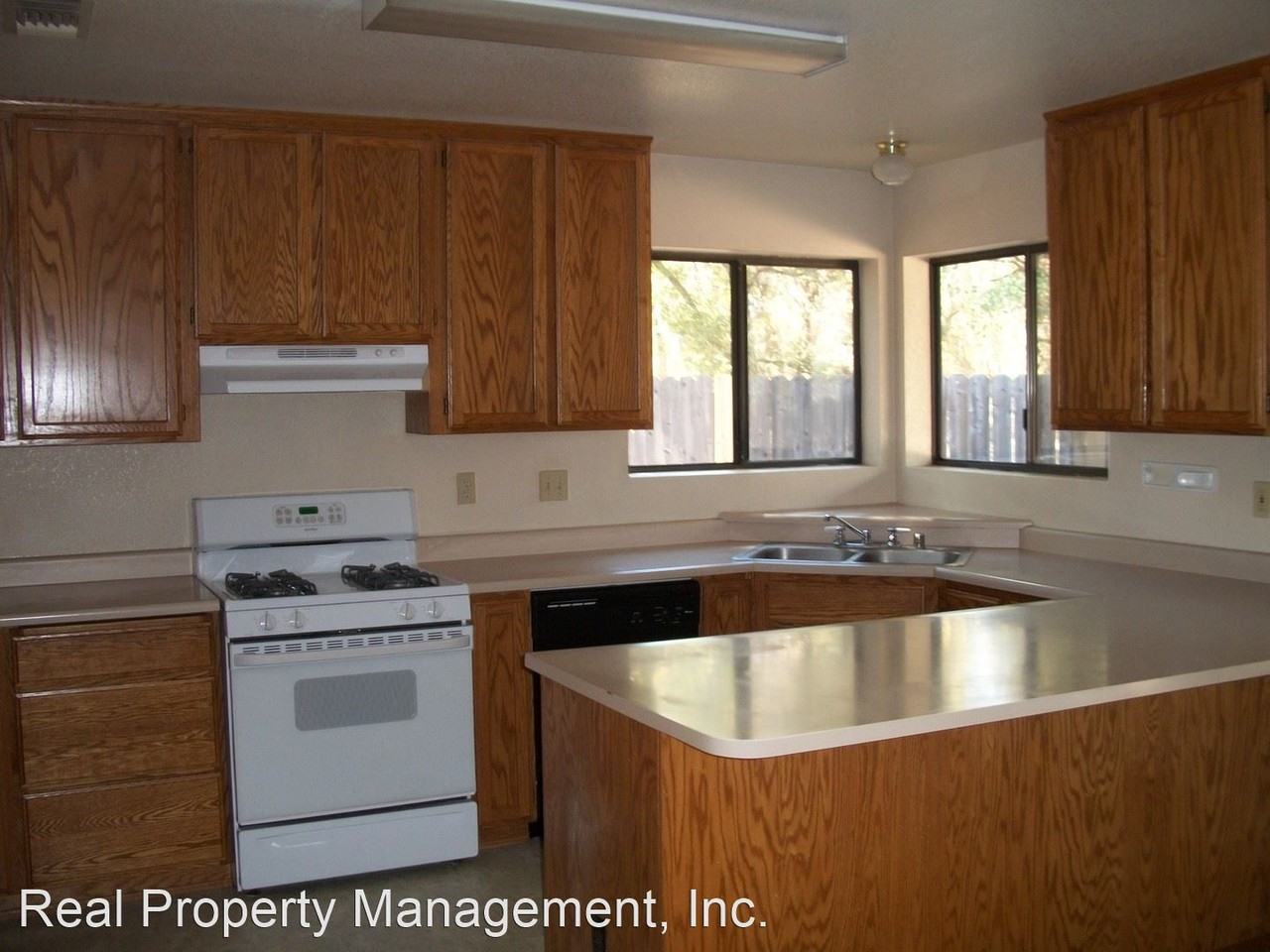 5852 Avery Way - Photo 2 of 8