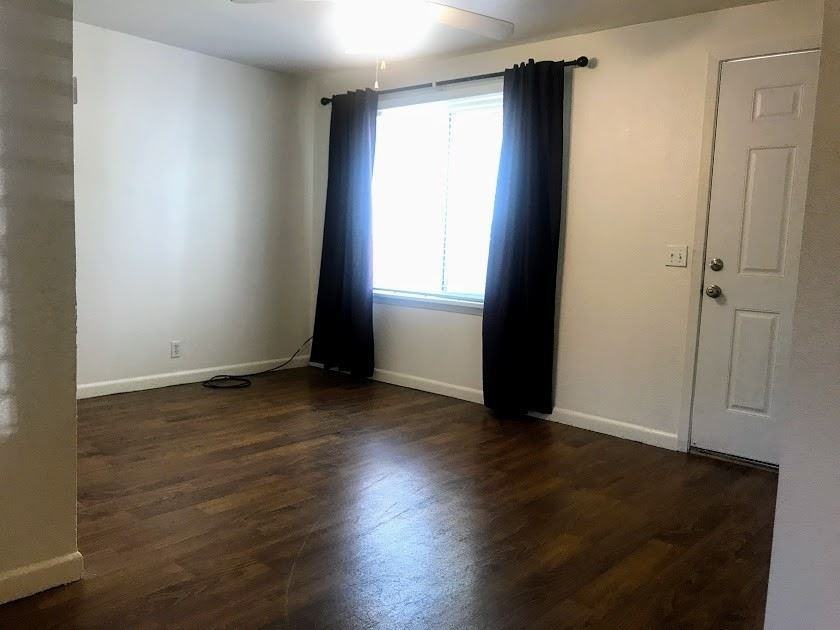 203 S Pine St - Photo 2 of 20