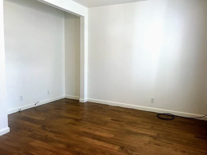 203 S Pine St - Photo 3 of 20
