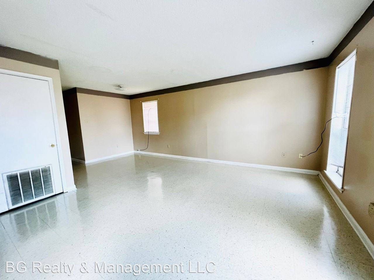 101 Fairfax Street - Photo 2 of 9