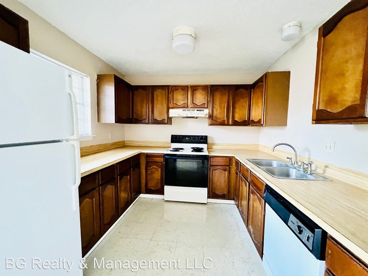 101 Fairfax Street - Photo 3 of 9
