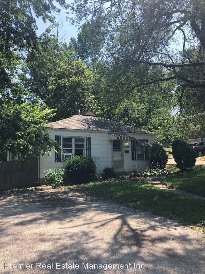 1017 S Glennwood Avenue - Photo 2 of 12