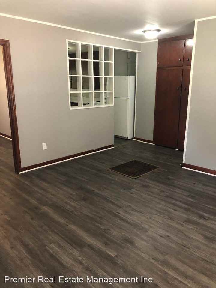 1017 S Glennwood Avenue - Photo 3 of 12