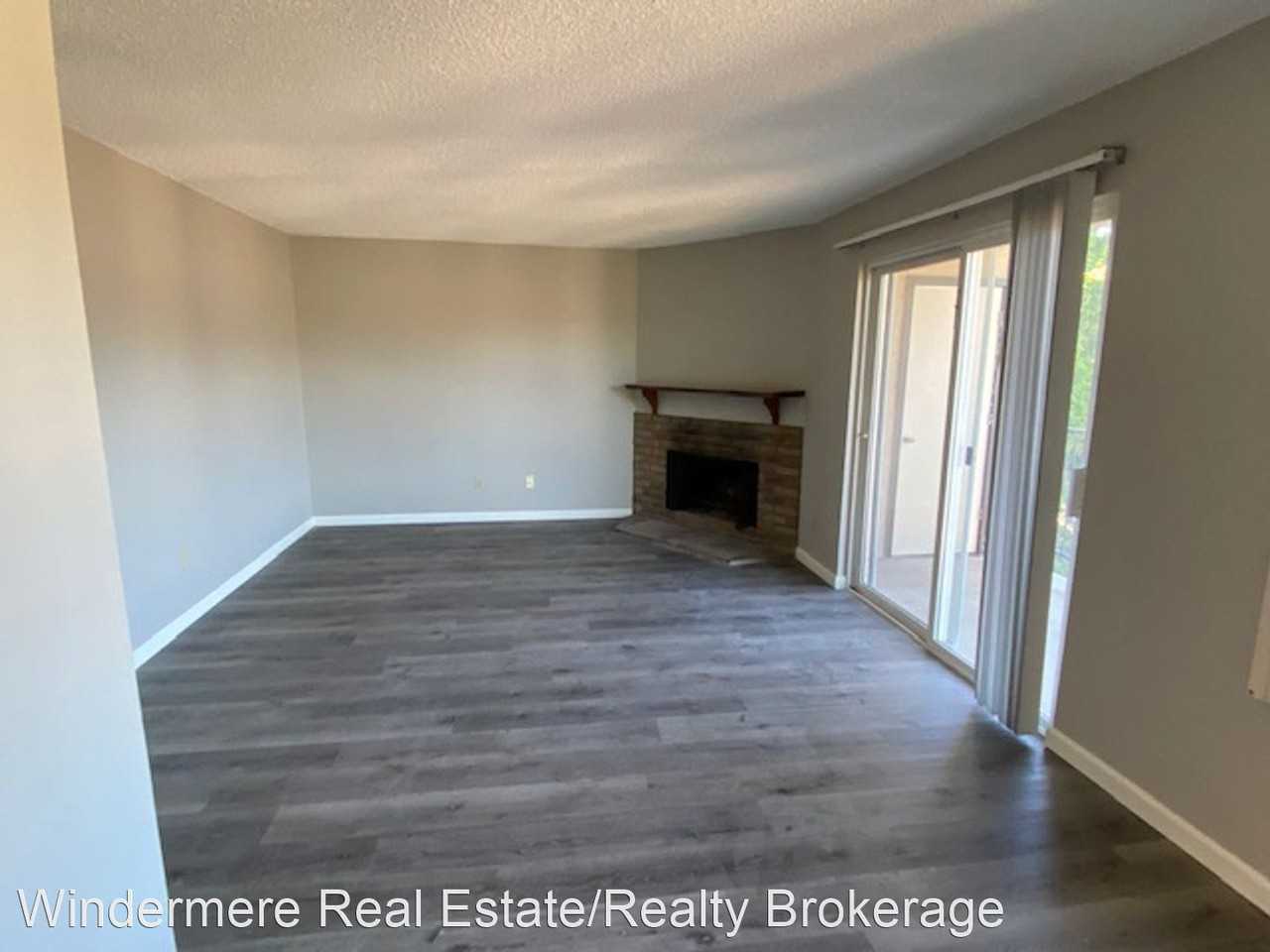 323 75th St Se #B7 - Photo 3 of 10