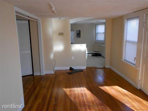 103 Summit Ave - Photo 2 of 4