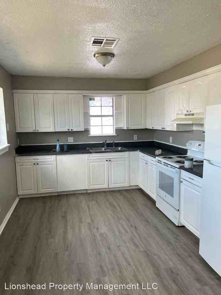 6112 Se 5th St - Photo 2 of 12