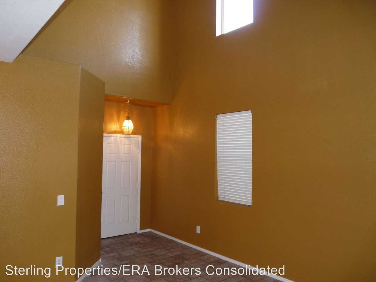 2137 Polynesia Cir - Photo 2 of 25