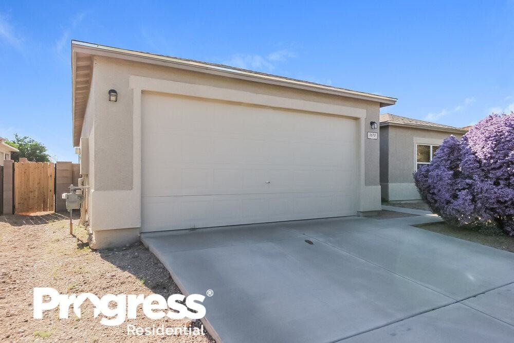 3670 S Western Way - Photo 3 of 16