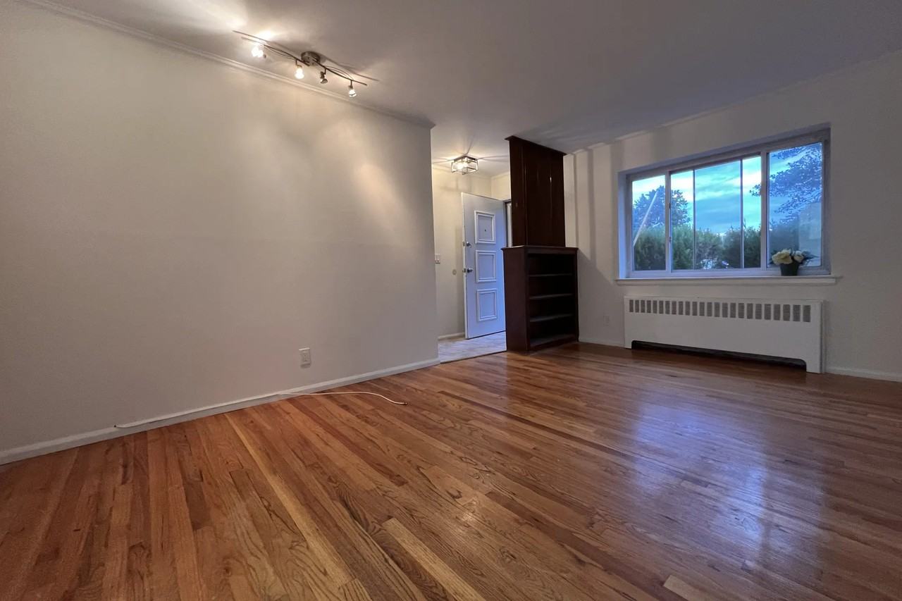 25 Margaret Dr - Photo 3 of 9