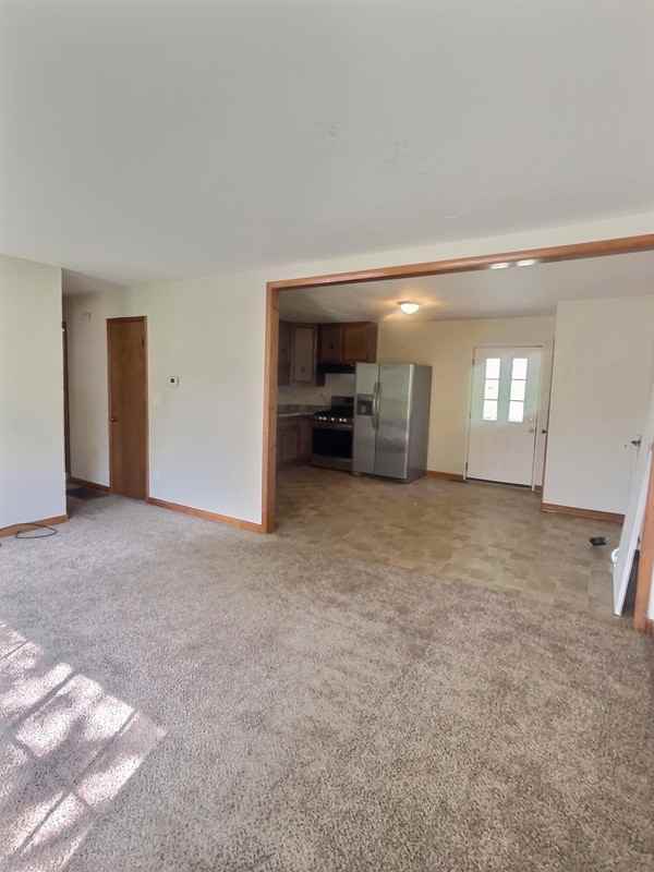 629 Thompson Rd - Photo 3 of 6