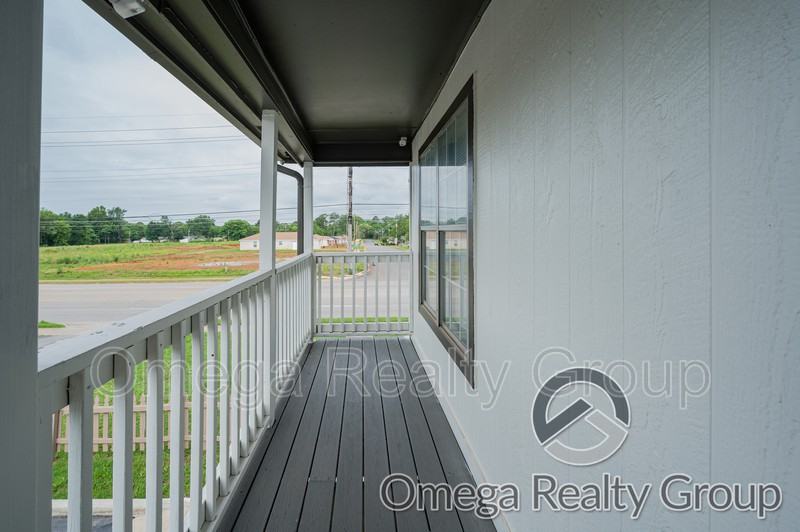 3330 Meridian St N #201 - Photo 5 of 28