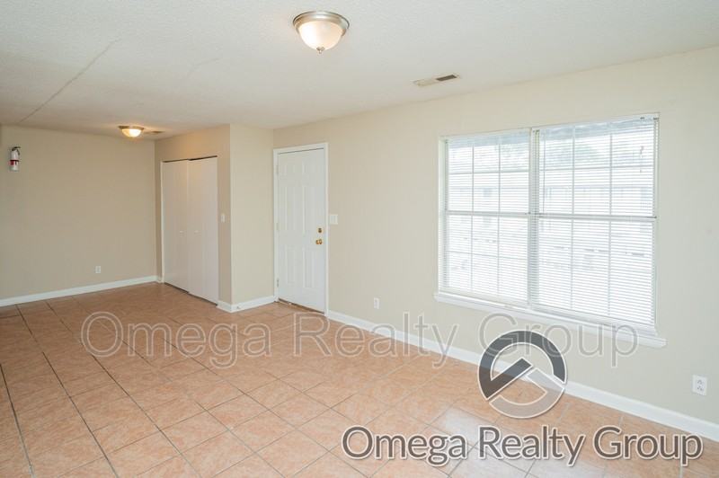 3330 Meridian St N #201 - Photo 7 of 28