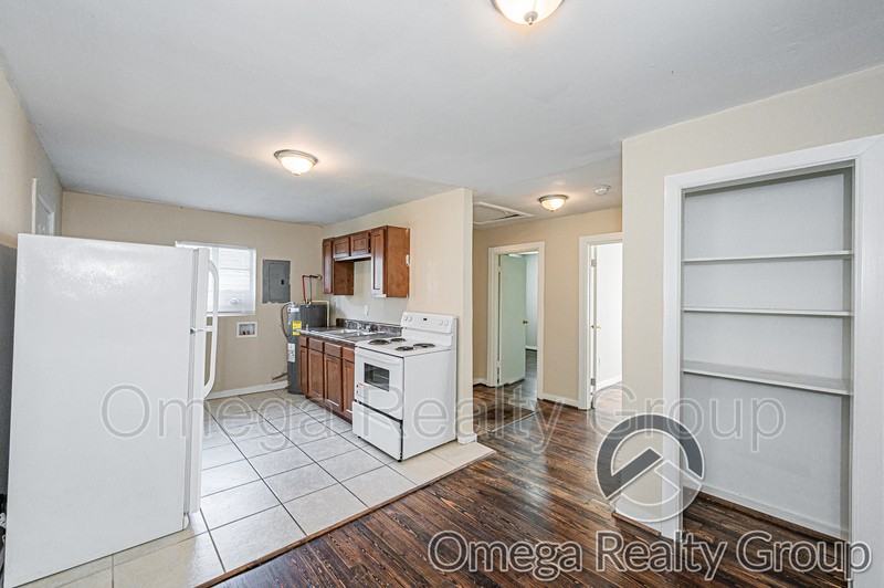 1810 Center Pl S - Photo 6 of 22