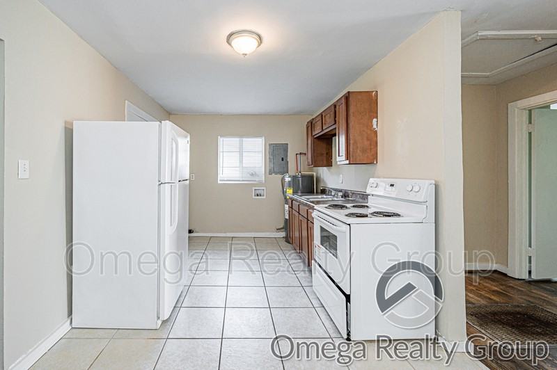 1810 Center Pl S - Photo 7 of 22